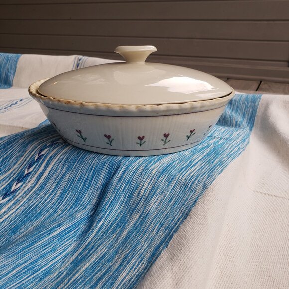 VINTAGE Hartstone Pottery Valentine Heart Flowers Covered Pie Plate - Picture 1 of 11